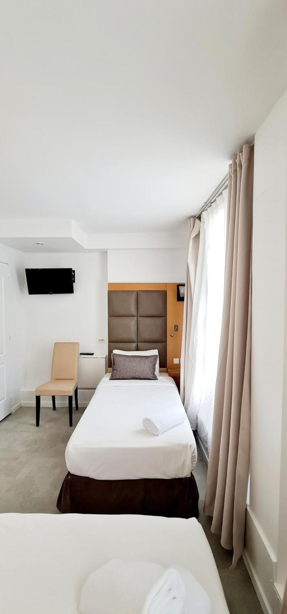 Hotel De France 18 Parigi
